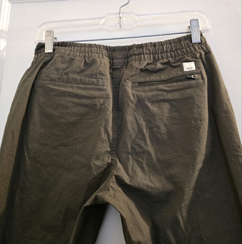 Vuori Olive Green Style  Cargo Pants with Everyday Comfort - Picture 5 of 12
